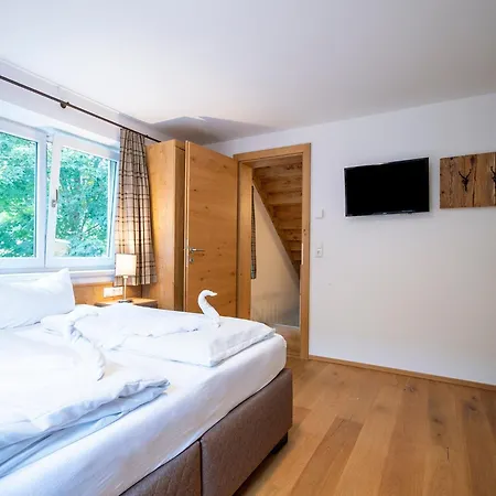 木屋 In Bruck Am Grossglockner With Sauna, Cleaning Included *