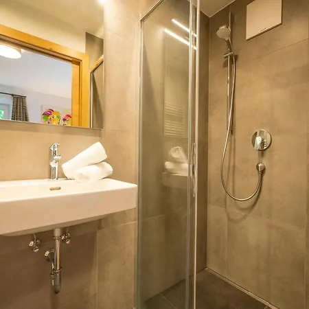 In Bruck Am Grossglockner With Sauna, Cleaning Included *